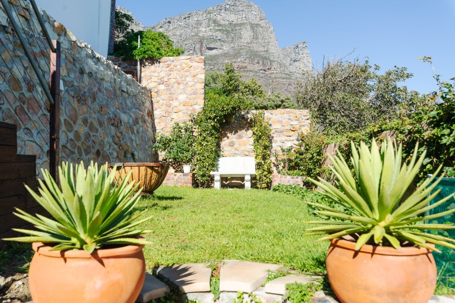 11 Bedroom Property for Sale in Camps Bay Western Cape